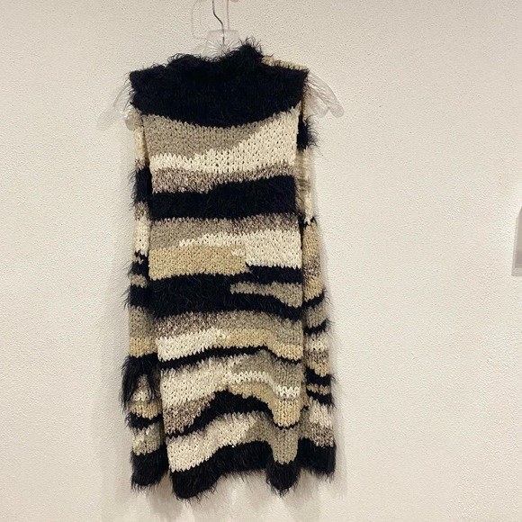 FREE PEOPLE Picture Perfect Shag Fuzzy Vest Size XS EUC - Picture 5 of 5